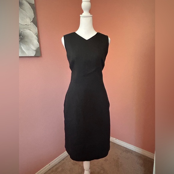 Talbots Dresses & Skirts - Talbots classic, polished sleeveless black Irish 100% linen shift dress size 8